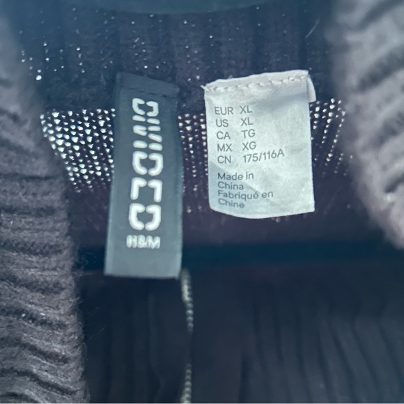 DIVIDED black half zip cropped sweater vest. Size XL. - Picture 3 of 5